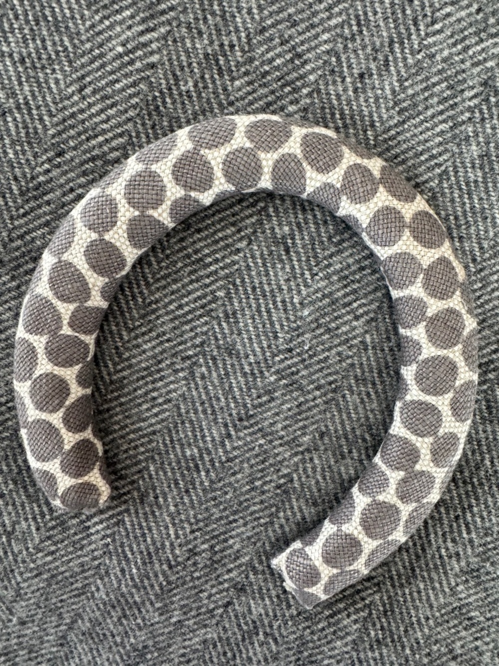 NWOT, HANDMADE FABRIC COVERED HORSESHOE WITH HABLE CONSTRUCTION FABRIC